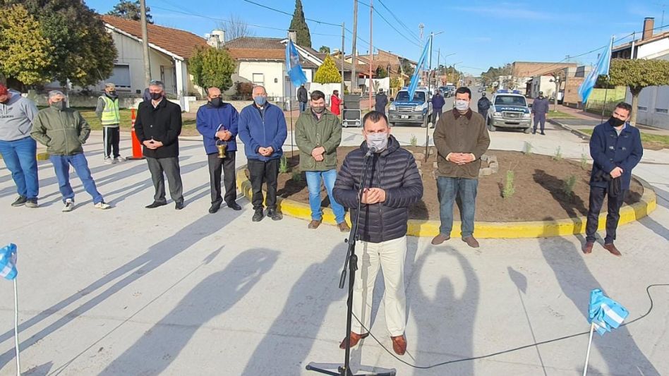 Se inauguró la rotonda en el ingreso a Chillar