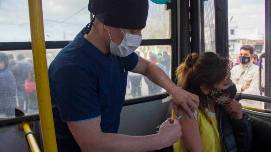 El sábado pasado el vacunatorio móvil abordó los barrios UOCRA, Villa Fidelidad y San Francisco de esta ciudad y en la ocasión se vacunaron 48 vecinos.