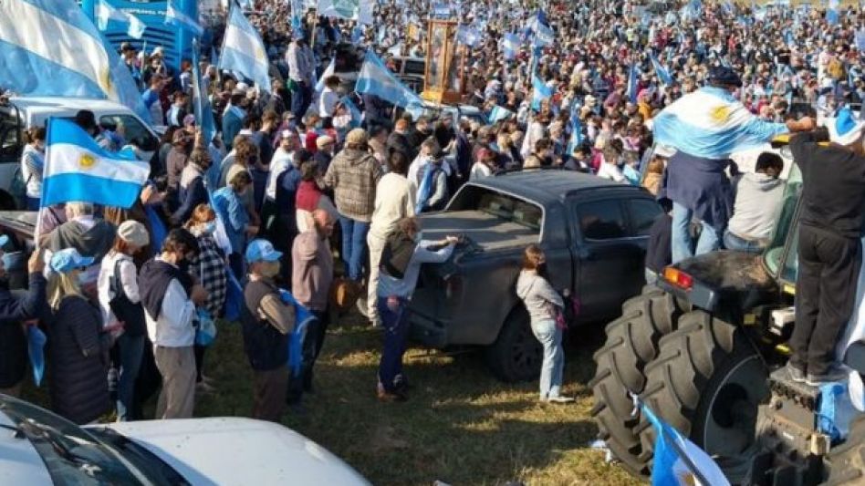 Un productor agropecuario denunció el incendio de su campo pocos días después de haber asistido a la marcha en contra del Gobierno Nacional, en la localidad bonaerense de San Nicolás.