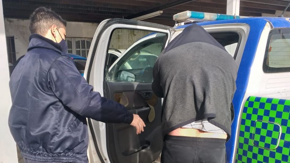 El enfermero imputado por este caso de abuso sexual en perjuicio de su hermana sigue privado de la libertad en la Subcomisaría de Chillar. ARCHIVO/SECCIONAL PRIMERA AZUL/PBA