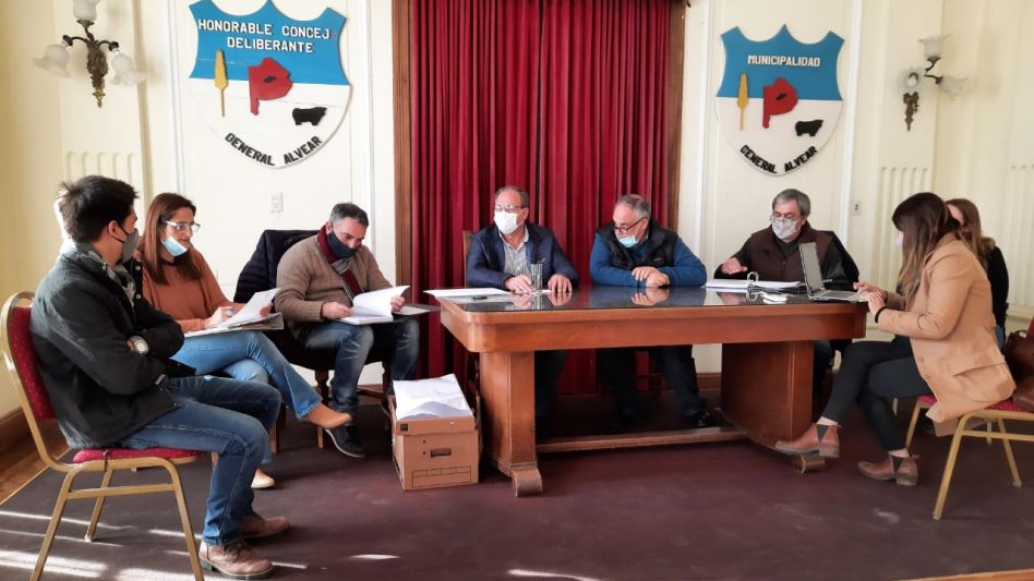 Se realizó ayer el acto de apertura de sobres para la licitación de la obra de construcción -en su primera etapa- del edificio de la Escuela de Educación Secundaria Técnica Nº 1.