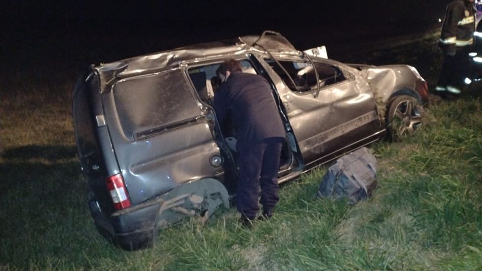 Un vuelco terminó en tragedia: falleció una mujer de Chillar