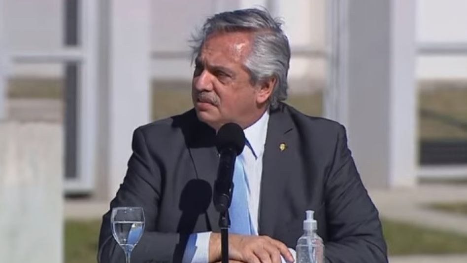 Fernández inauguró la campaña bonaerense: entregó viviendas con Tolosa Paz y Gollan, y criticó a la oposición