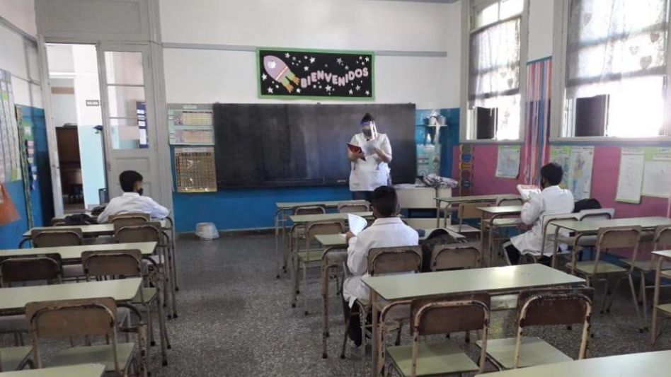 La fase 2 queda en desuso y habrá presencialidad en las escuelas en toda la provincia