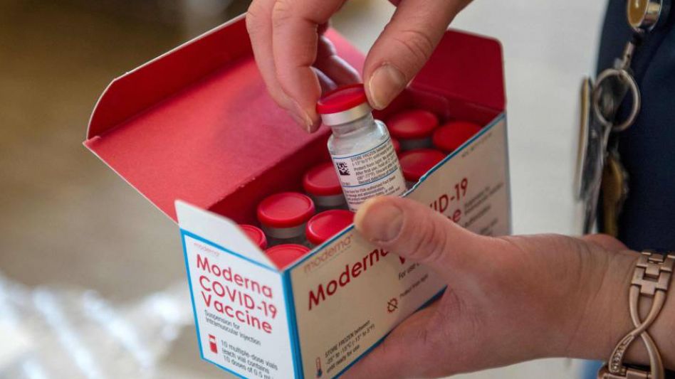 Comienza la distribución de las vacunas Moderna para adolescentes: ¿cuántas recibe cada provincia?
