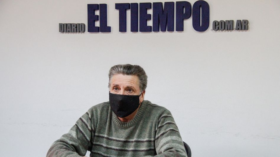 Miguel Castro ayer cuando visitó la redacción de diario EL TIEMPO y aprovechó entre otras para saludar a todos los trabajadores y obreros panaderos del Partido de Azul.