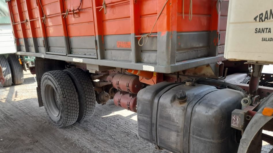 Chocaron una camioneta y un camión