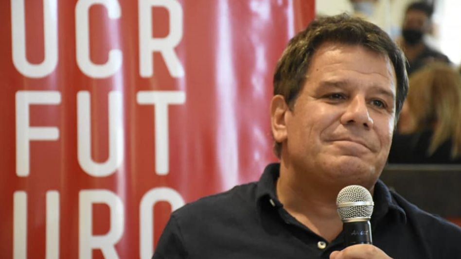 Manes habló de los dos primeros proyectos que presentará si es electo diputado y evitó nuevo cruce con el PRO