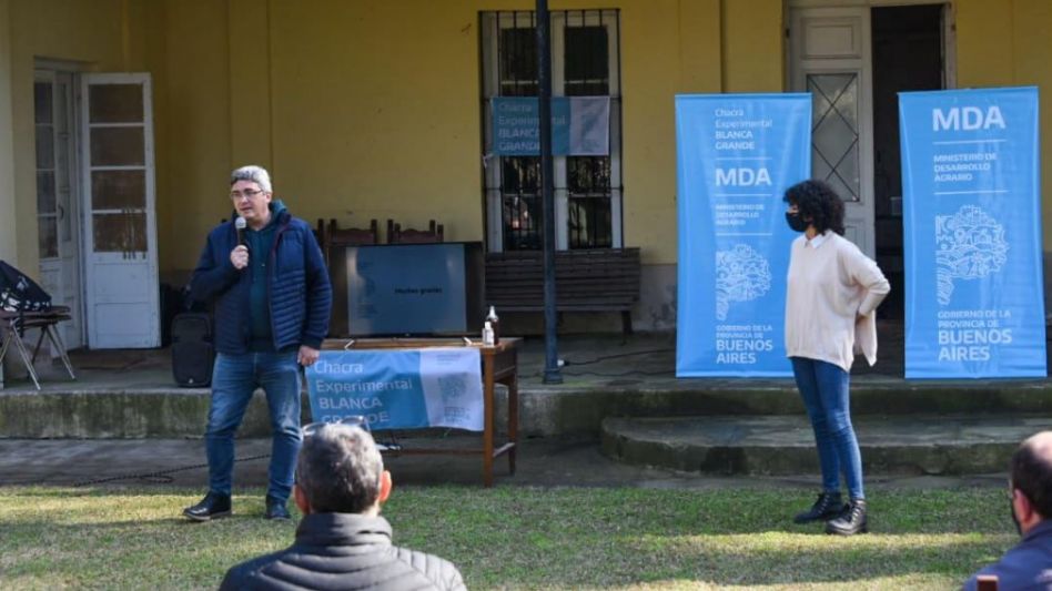 Rodríguez, presentó cuatro nuevas Estaciones Meteorológicas Automáticas (EMAs) en las Chacras Experimentales de Mercedes, Gorina, Apiario Pedro Bover, en Belgrano y Blanca Grande, en Olavarría. DIB