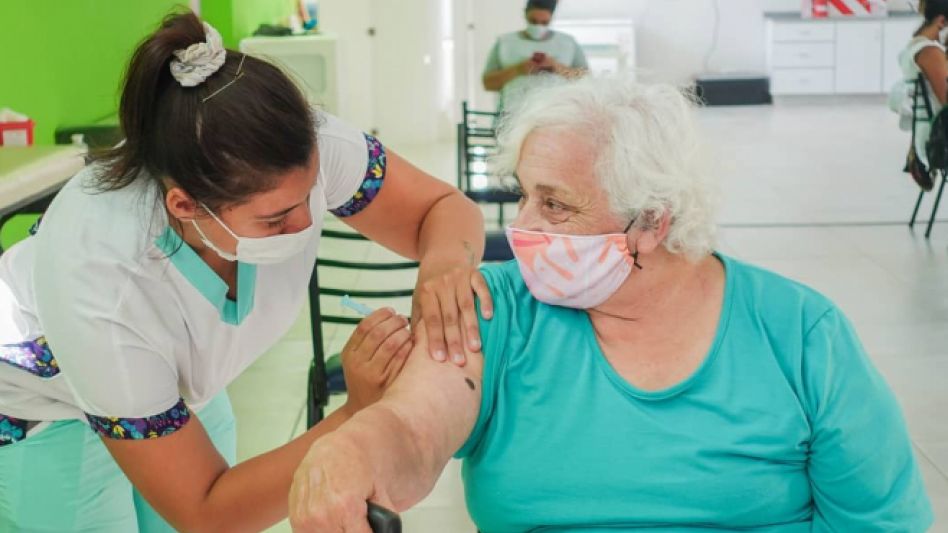 El 98% de los bonaerenses aceptó completar esquemas de vacunación con dosis combinadas