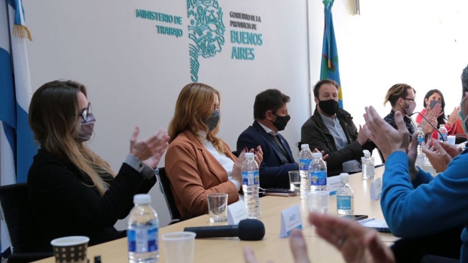La Provincia propuso ayer a los gremios docentes completar una suba salarial del 45,5% en dos tramos. PRENSA GOBIERNO DE LA PROVINCIA