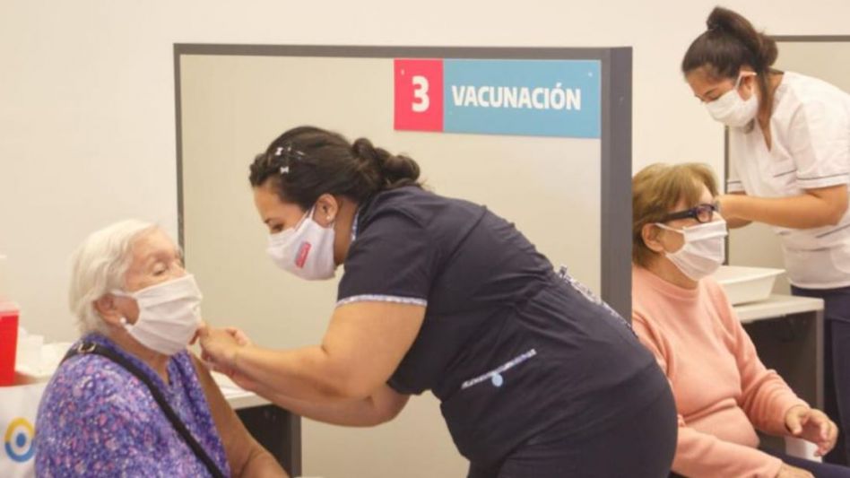 La tercera parte de la población argentina ya recibió las dos dosis