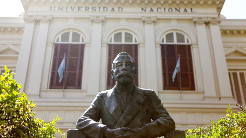 La Universidad Nacional de La Plata exigirá estar vacunado para entrar a las aulas