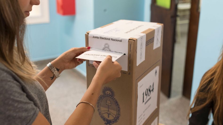 Confirman que personas contagiadas o aisladas podrán ir a votar pero quedan eximidas de la obligatoriedad