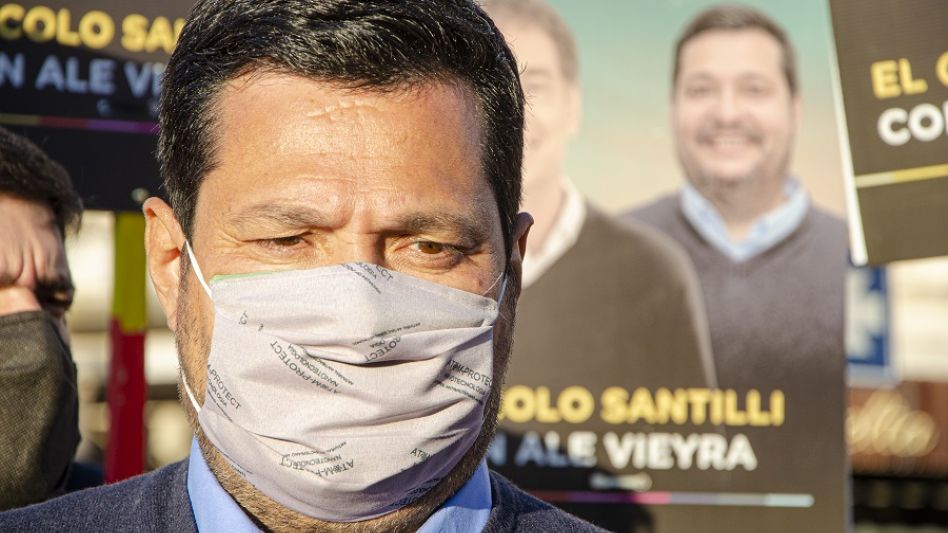 El precandidato a concejal por una de las listas de Juntos, Alejandro Vieyra, el día que visitó esta ciudad el precandidato a diputado nacional Diego Santilli. NACHO CORREA
