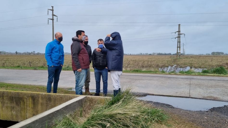 El intendente Hernán Bertellys recorrió diferentes sectores de la ciudad con el objetivo de verificar la situación en la que se encontraban a causa del temporal de los últimos días.