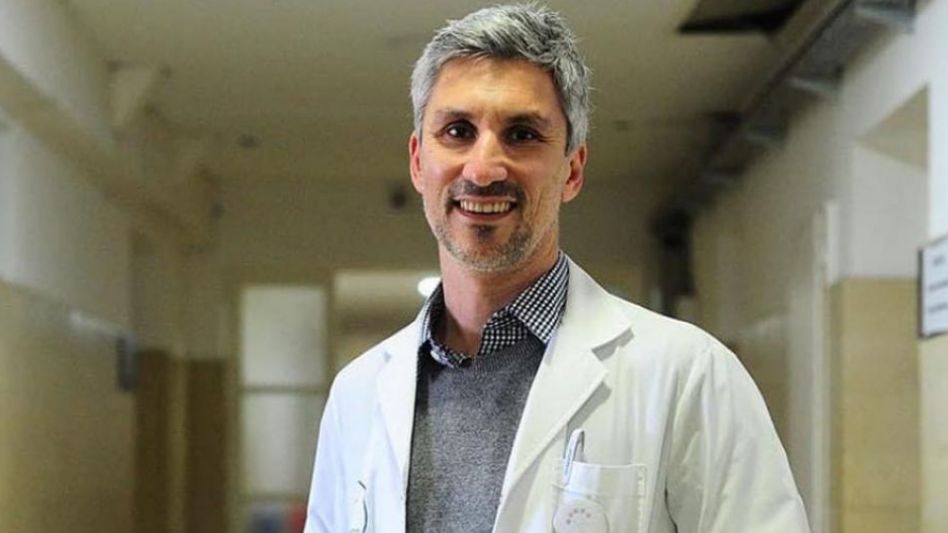 El Jefe de Investigación y Docencia del Departamento Materno-Infantil del Hospital Militar Central, Gonzalo Pérez Marc. (Télam)