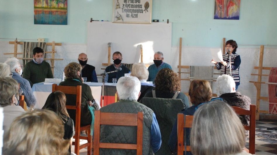 Una presentación oficial del libro era la materia pendiente en esta ciudad. 