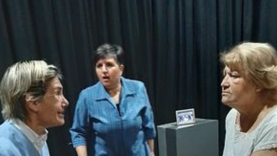 El teatro independiente está arrasando en Azul 