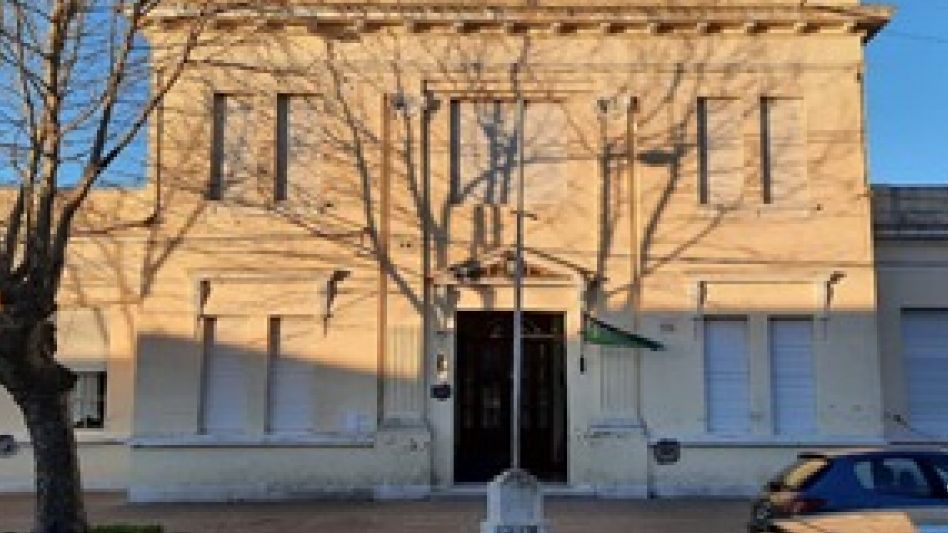 Tres jóvenes fueron identificados como los autores de los daños que, el fin de semana pasado, se registraron en la Escuela 8 de Chillar. SUBCOMISARÍA CHILLAR/PBA