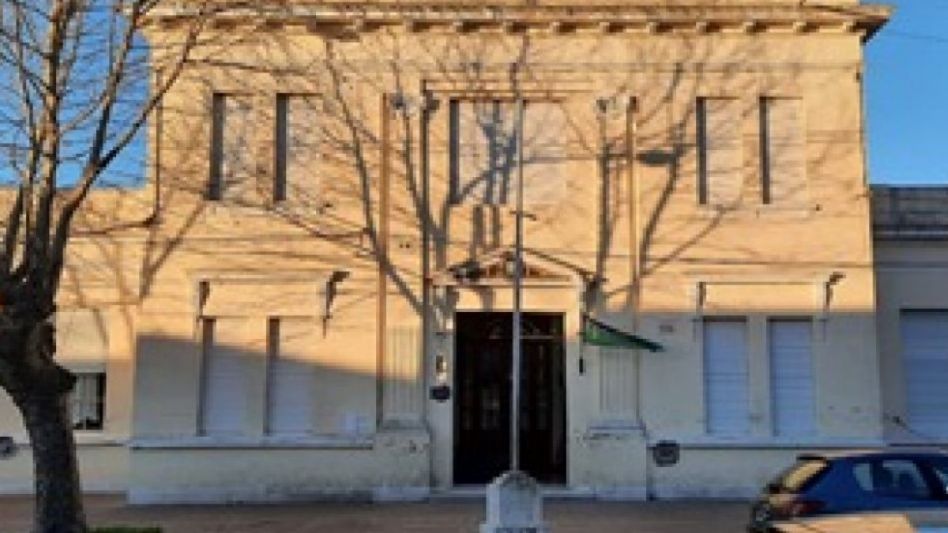 Tres jóvenes fueron identificados como los autores de los daños que, el fin de semana pasado, se registraron en la Escuela 8 de Chillar. SUBCOMISARÍA CHILLAR/PBA