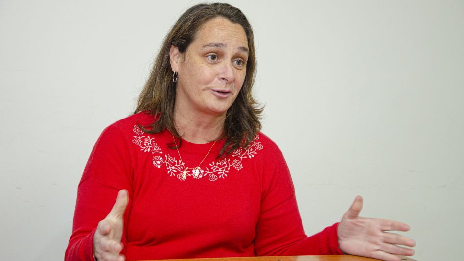 La candidata a senadora provincial por la séptima sección electoral por la lista de Dar el Paso, Lorena Mandagarán, cuando visitó la redacción de diario EL TIEMPO. (NACHO CORREA)