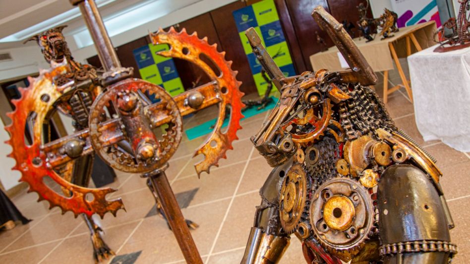 Impresionante, desde los detalles hasta los colores y los materiales que utiliza el artesano. FOTOS NACHO CORREA