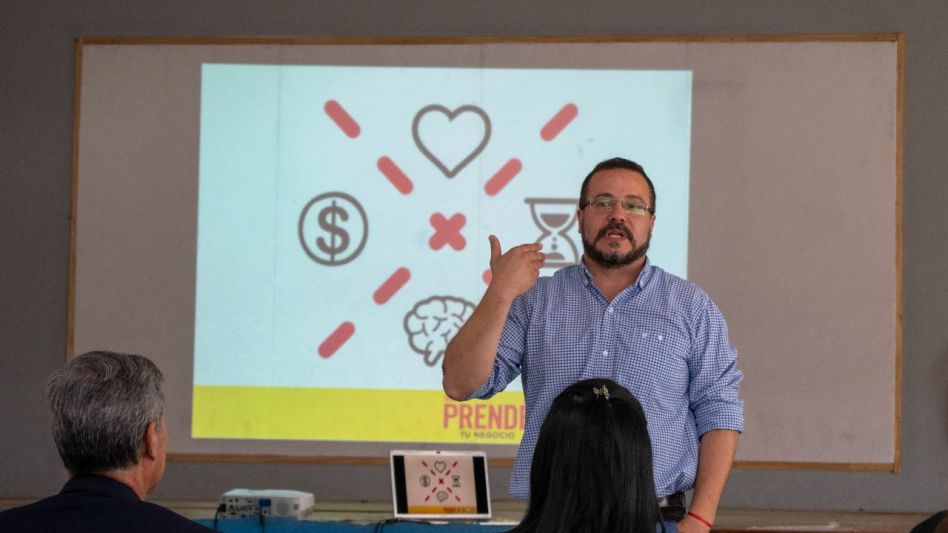 Imagen del primer encuentro que se realizó de  ?Emprendé tu negocio?.
