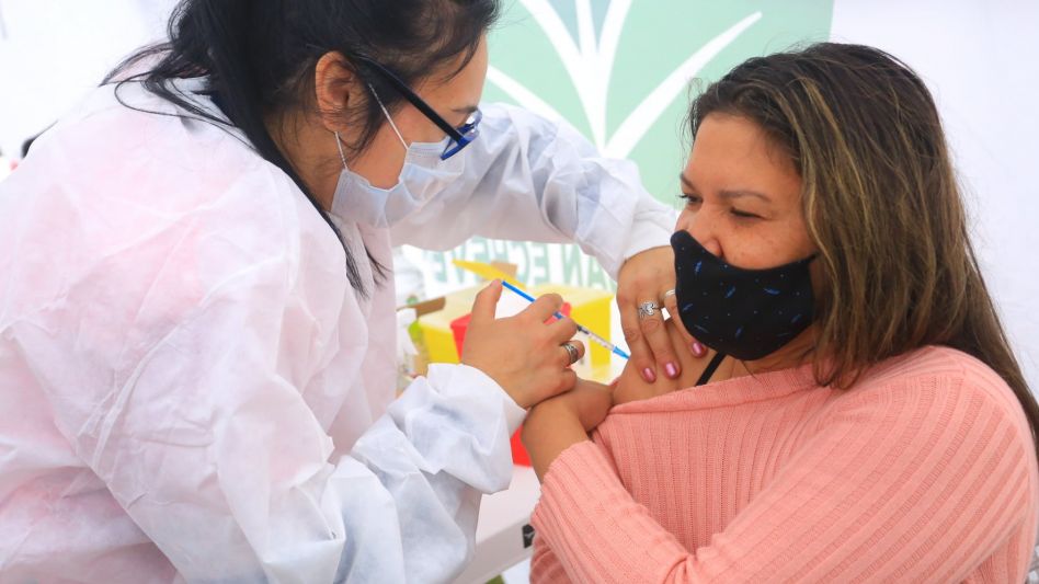 Ya no es necesario esperar 14 días entre la vacuna contra el Covid-19 y otras