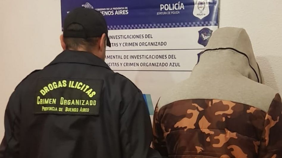 El hombre que ahora está detenido por esta infracción a la Ley 23.737 permanece alojado en la Estación de Policía Comunal de Tapalqué.  DROGAS ILÍCITAS AZUL/PBA