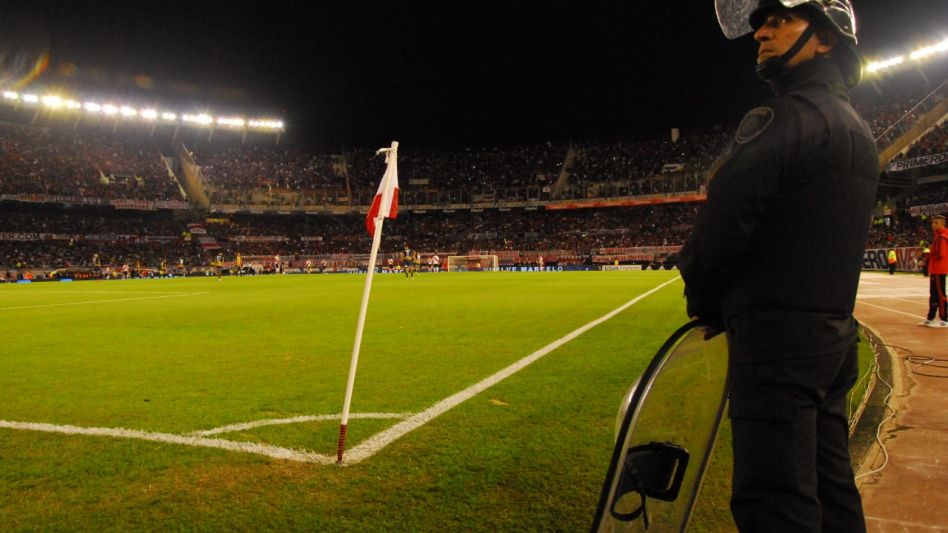 Fútbol: para ir a la cancha se deberá contar con al menos una dosis de la vacuna