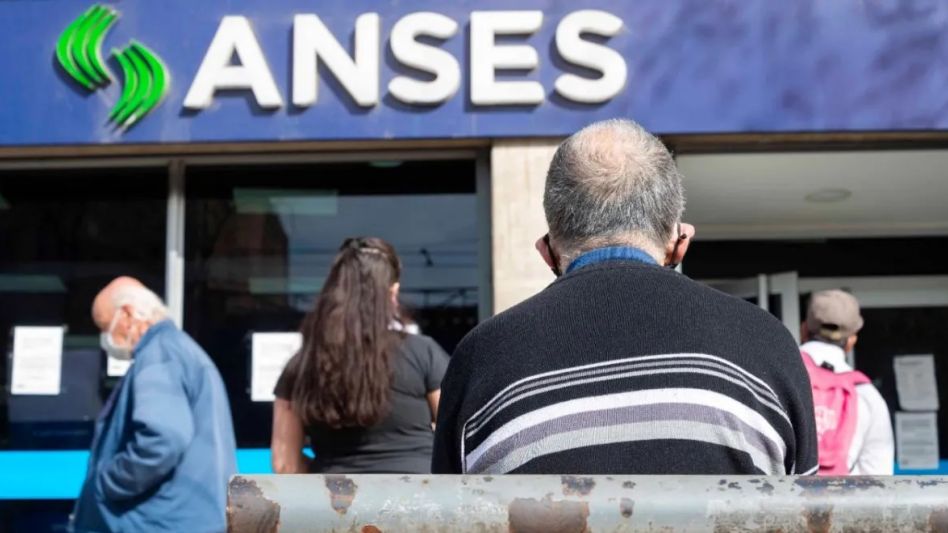 El Gobierno anuncia la implementación de la jubilación anticipada para desocupados