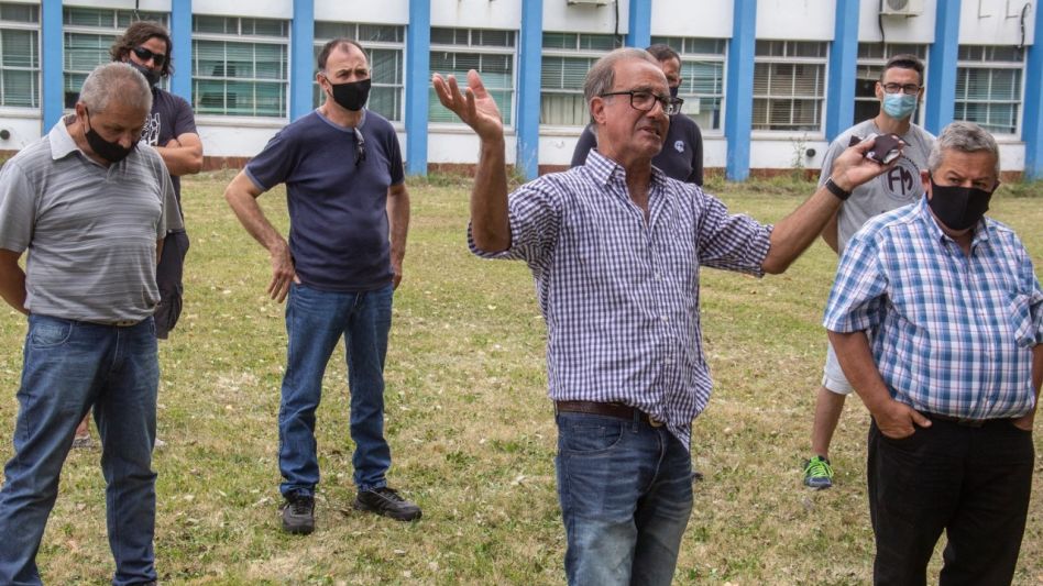 "Nos vamos a encadenar en la tranquera de entrada de Fanazul y comenzaremos una huelga de hambre" 