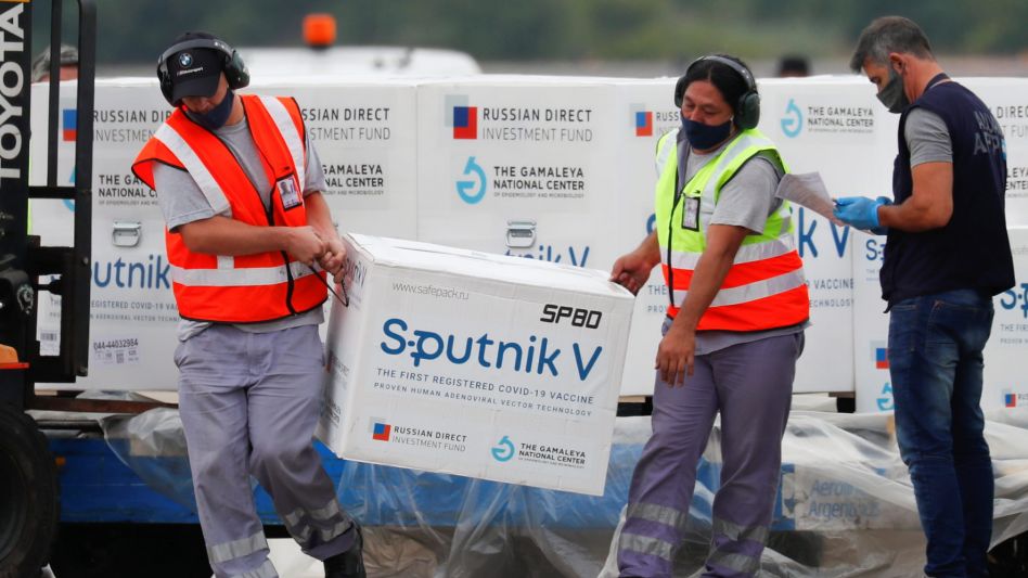 Rusia asegura que "se removieron las barreras" para que la OMS autorice la Sputnik V