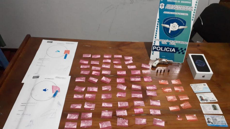 El hombre que fue arrestado, durante un procedimiento que policías de Vial hicieron en la Ruta 3, vive en Sierra de la Ventana. FOTO: VIAL AZUL/PBA