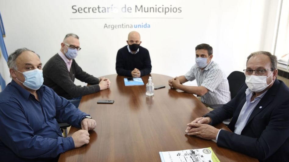 El intendente Capra fue recibido por el secretario de Municipios del Ministerio del Interior Avelino Zurro, ante quien gestionó un tomógrafo para el Hospital Municipal. AGENCIA GENERAL ALVEAR/RAFAEL T