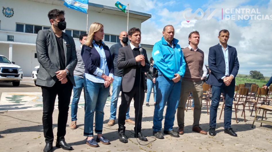 Kicillof anunció suba salarial y en las horas CORES en el acto en Olavarría