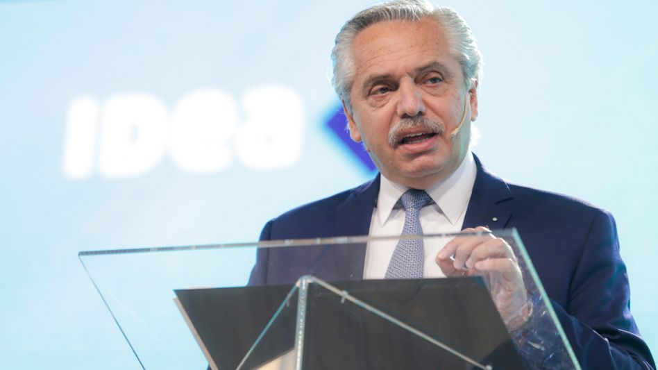 Fernández: Quienes cobran planes no los perderán si consiguen trabajo privado
