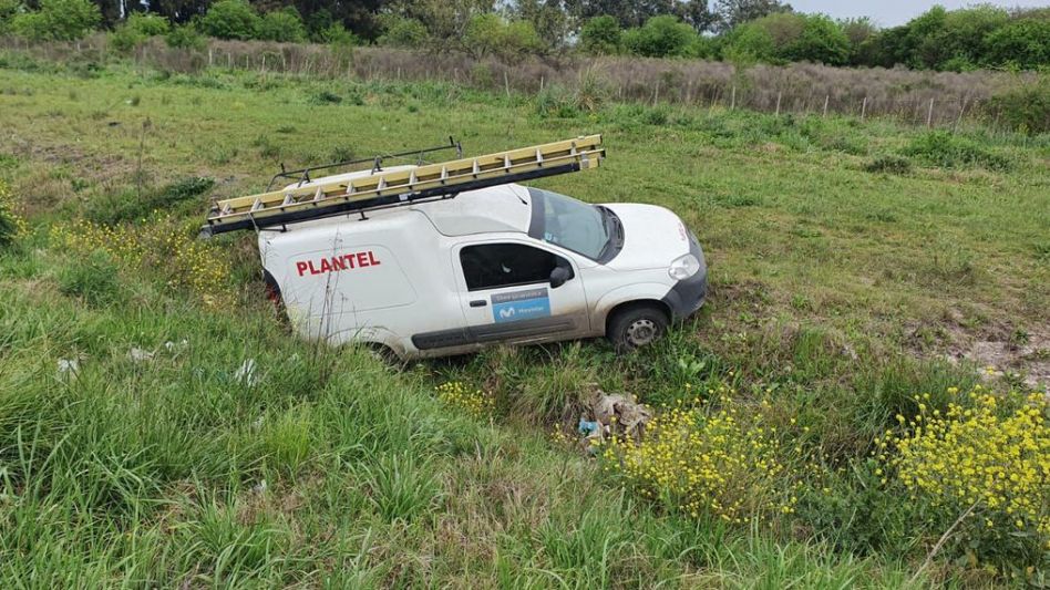 Robaron, hubo una persecución con tiroteo y huyeron por los campos