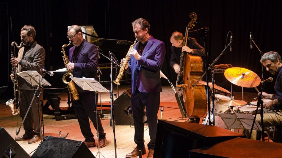El domingo 10 de octubre se presentó Eslandrum, en el Festival Cervantino, con el protagonismo del nieto de Astor Piazzolla.   NACHO CORREA 