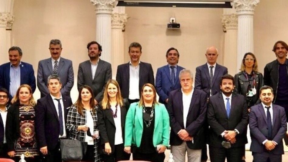 Convenio para fortalecer el sistema   de enseñanza de las carreras de abogacía 