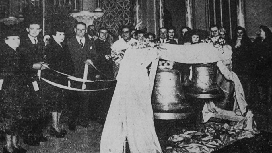 Ceremonia de la bendición de las campanas de la Capilla, el 15 de octubre de 1946.