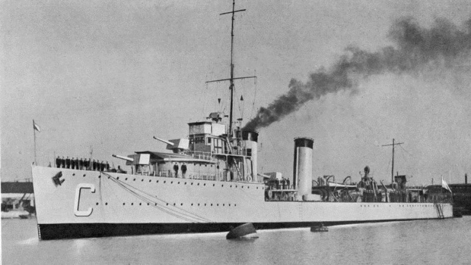 En la mañana del 3 de enero de 1960, pasadas las 6 AM, se advierte una señal de banderas, gallardete en este caso, codificada que señalaba he detectado submarino. 