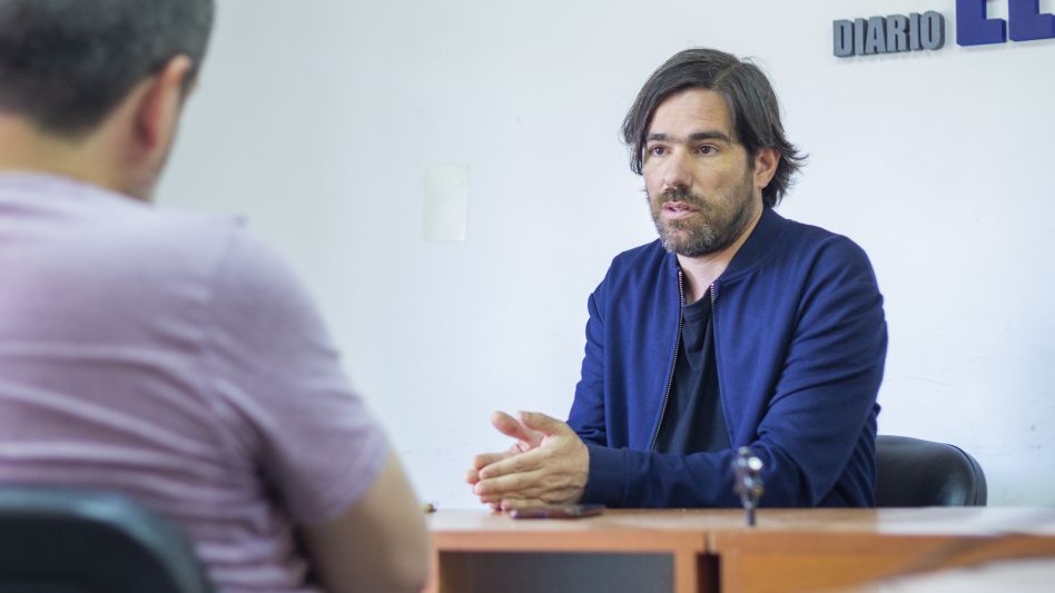 ?Somos luchadoras y luchadores que nunca votamos una ley contra el pueblo trabajador, como sí lo han hecho otros?, afirmó Nicolás Del Caño en la charla con este diario. 