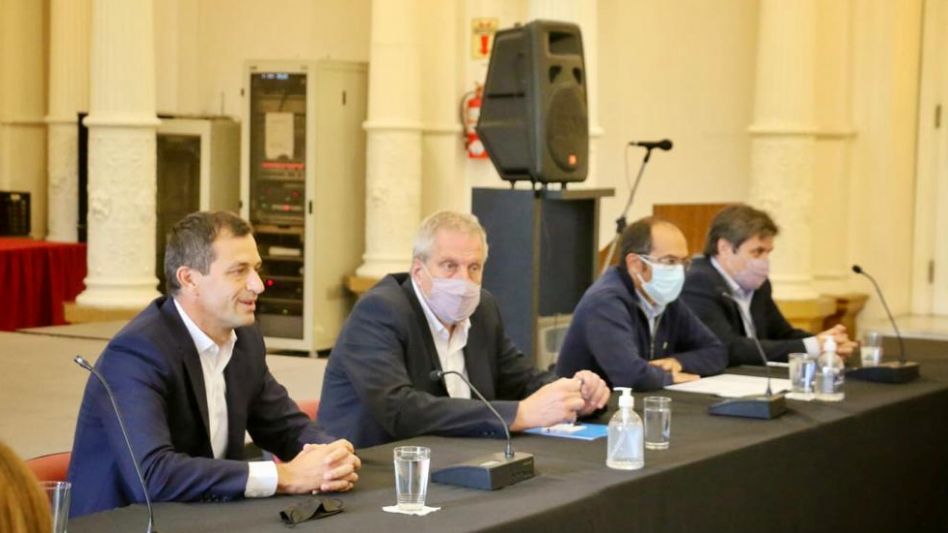 "Bali" Bucca, Pisano y Perczyk firmaron el convenio para construir el nuevo edificio del Instituto Superior n°27