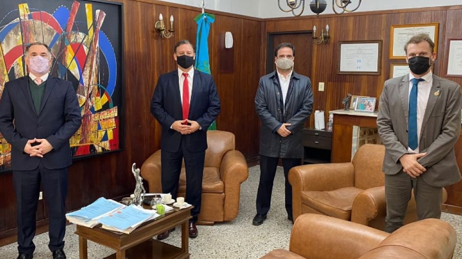 El juez Federal Gabriel Di Giulio, el fiscal General departamental Marcelo Sobrino y los fiscales Santiago Eyherabide y Lucas Moyano.  FISCALÍA GENERAL DE AZUL