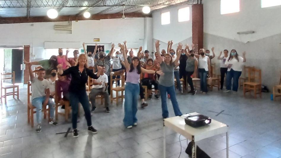 La Asociación Civil Caminos organizó una capacitación para Emprendedores de la Economía Social, a cargo de Agustina Artola y Verónica Novillo. PRENSA ASOCIACIÓN CIVIL CAMINOS