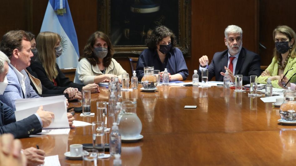 Gobierno y laboratorios acordaron congelar precios de medicamentos hasta el 7 de enero
