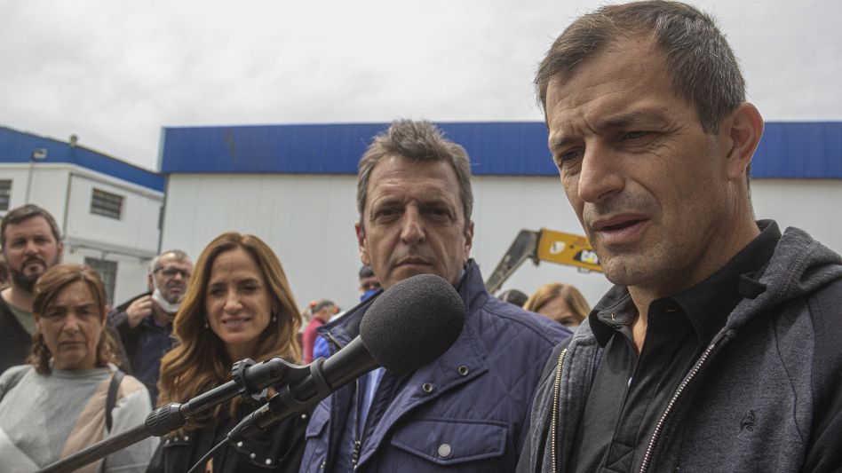 "Me comprometo a trabajar sin descanso para llevar cosas buenas para Azul"