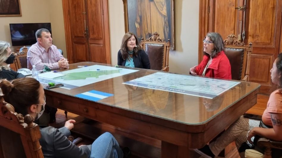 Bertellys recibió a Estela Díaz en el despacho oficial.    PRENSA MUNICIPAL